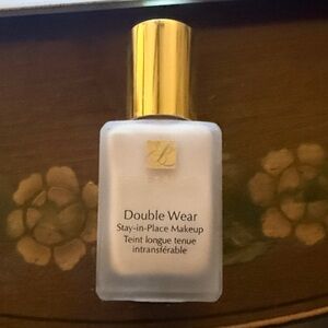 Estee Lauder Double Wear Foundation - 1CO shell